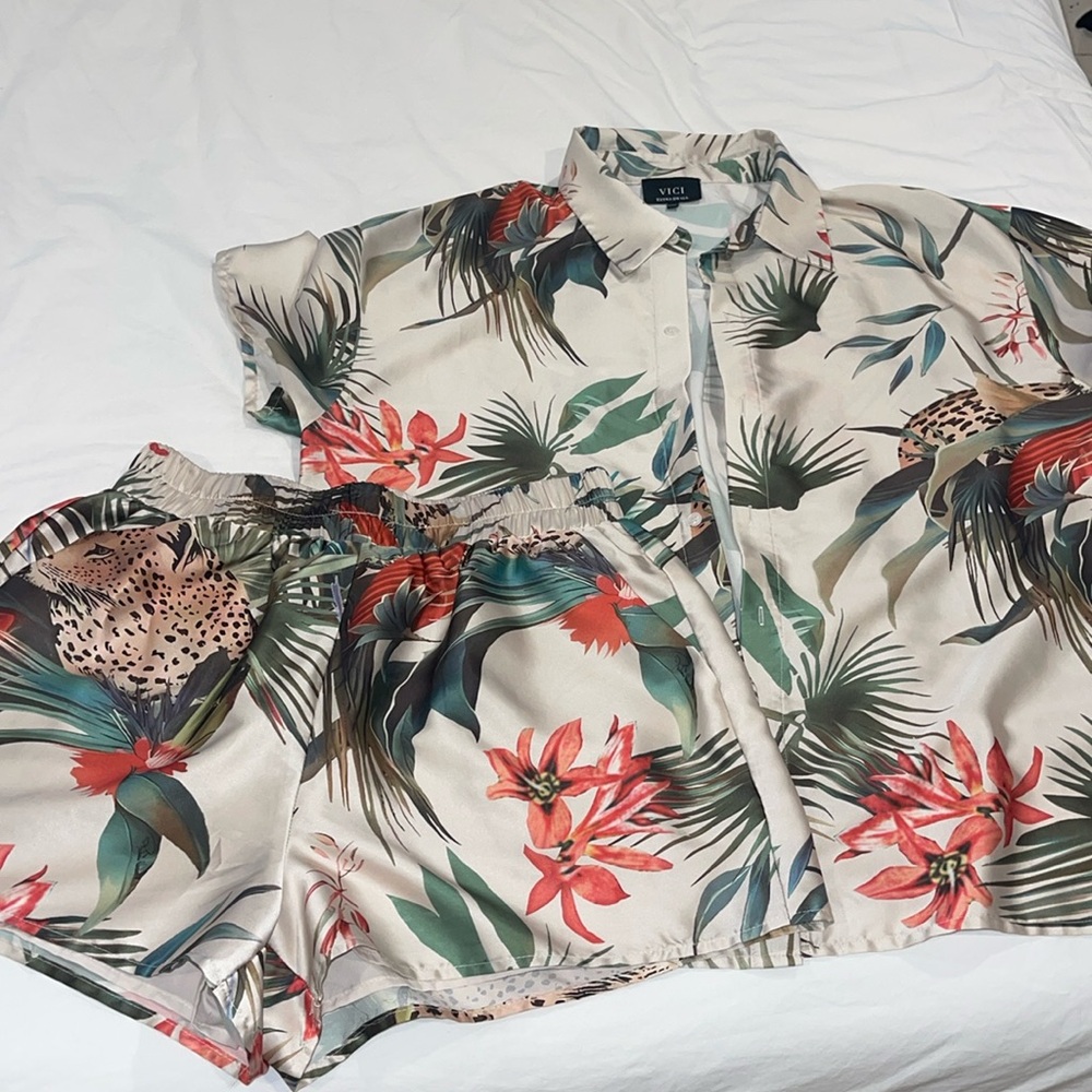 Floral set - Picture 2 of 4